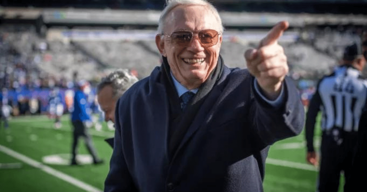 Jerry Jones Earns Billions as Natural Gas Bet Outgains Cowboys Empire